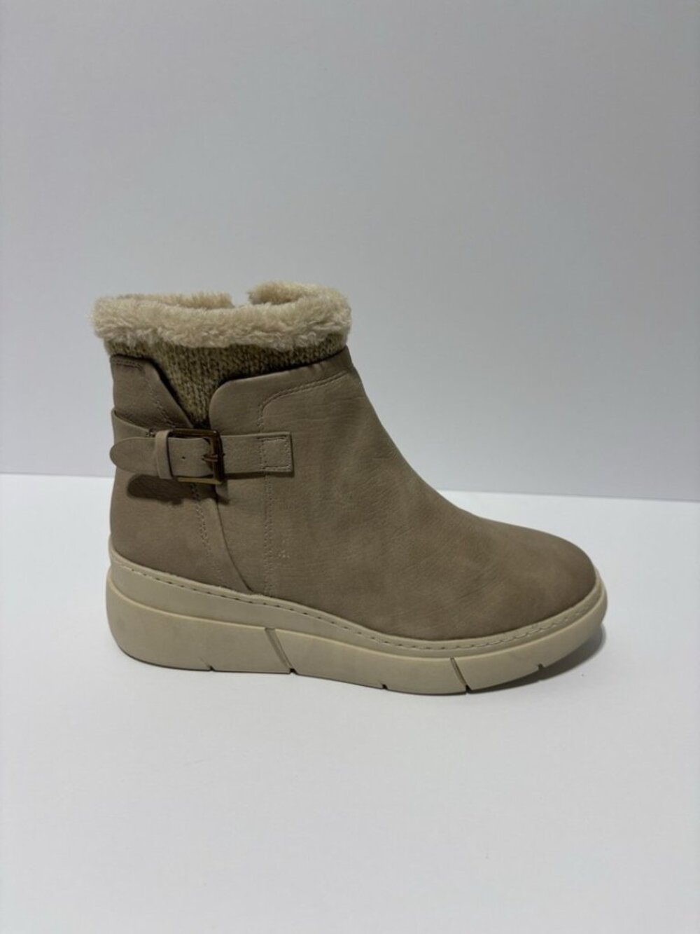 Baretraps Women’s Lanney Wedge Taupe Winter Boots, Size 6 M